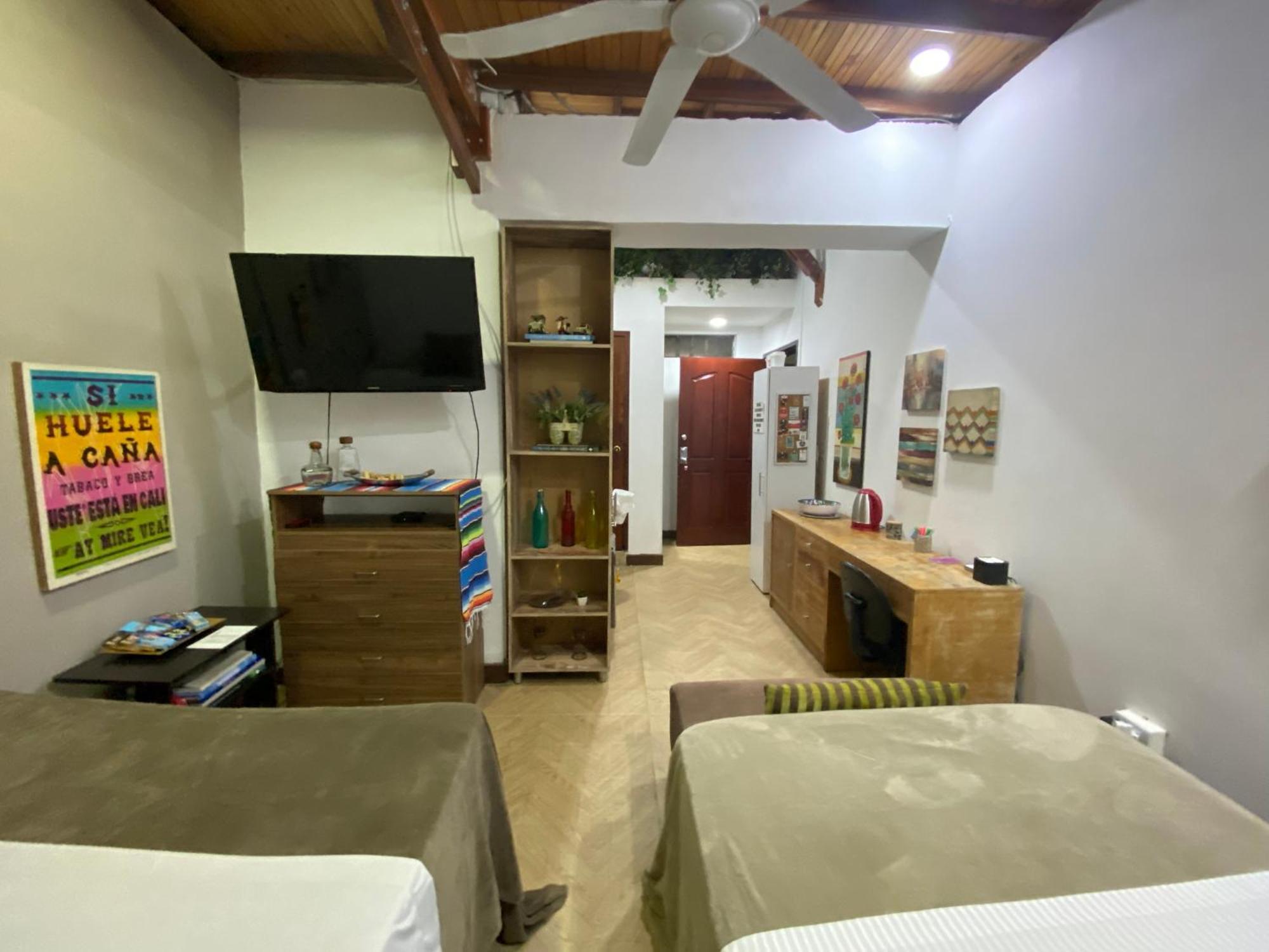 Apartarstudio Muy Bien Ubicado, Cercano A Todo!! Cali Kültér fotó